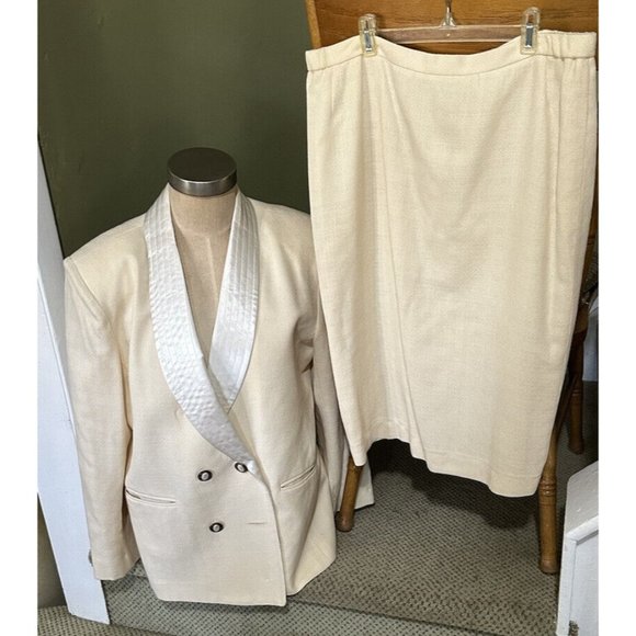 Lilli Ann  2 pc. Skirt Suit Size 18 Winter White 100 % Wool - Picture 1 of 10